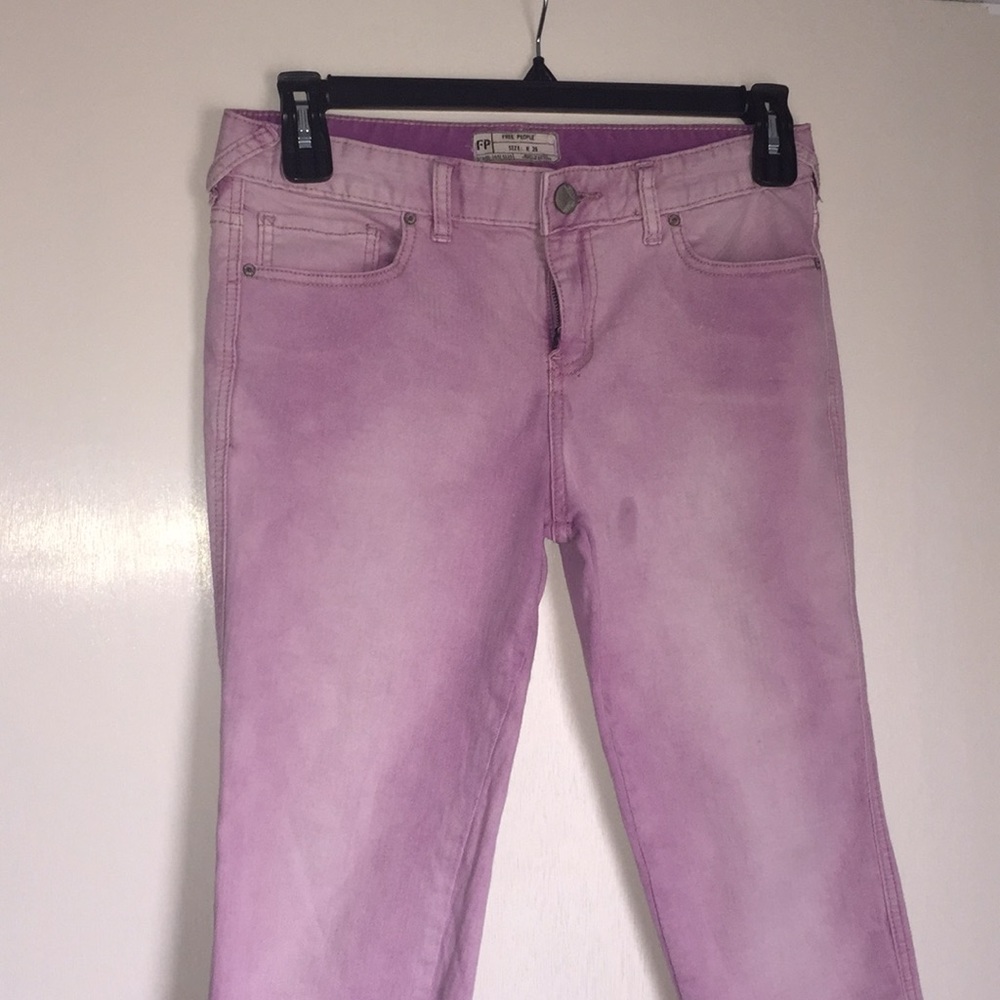 Faded out lilac ankle jeans